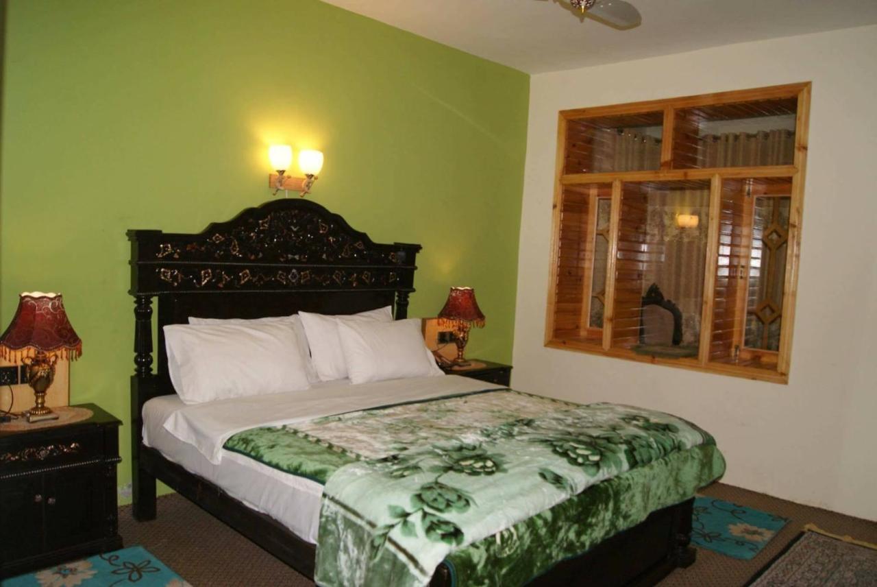 Fairy Land Hotel Karimabad  ภายนอก รูปภาพ