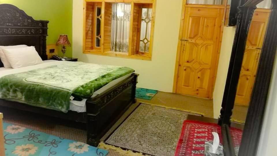 Fairy Land Hotel Karimabad  ภายนอก รูปภาพ